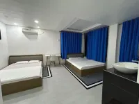Mai Tuan Pool Villa Hotel Lương Thế Vinh - Pools