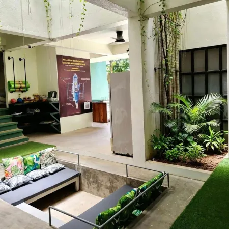 Avisala Hostel Coron