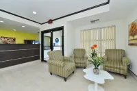 Super 8 by Wyndham Petersburg