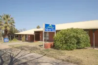 Country Roads Motor Inn Hotels in Narrandera
