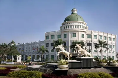 Hotel President Executive Club - Jababeka Cikarang Hotel dekat Alya Store