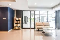 플로엔 플로엔 레지던스 파툼타니 호텔