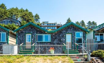 Oceanside Ocean Front Cabins
