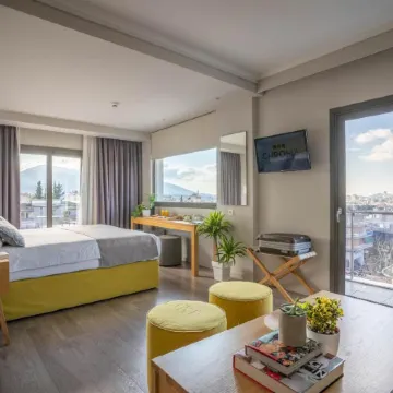 Chroma Fashion Rooms & Apartments