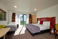 Kaikoura Quality Suites Hotels in Hapuku