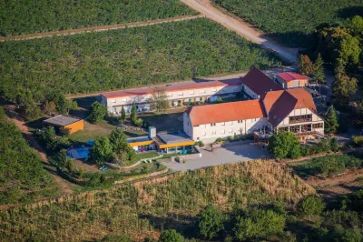 Hôtel du Bollenberg - Restaurant "Côté Plaine" - Spa de la Colline Các khách sạn gần Parc du Petit Prince