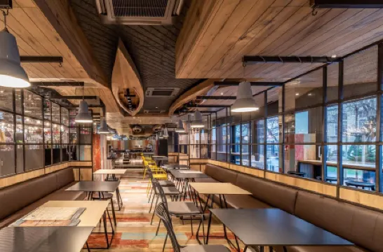 Ibis Styles Warszawa Centrum Отели рядом с достопримечательностью «Скарышевский парк имени Игнация Яна Падеревского»