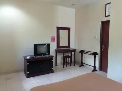 Hotel Mawar Sari Mitra RedDoorz Hotel in zona Pura Pusering Jagat