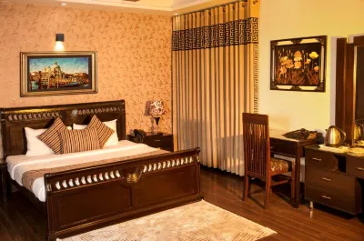 Royal Elegance Hotel Hotels in M.M. Allam Road