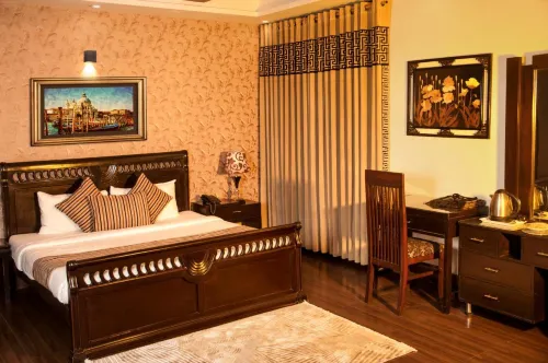 Royal Elegance Hotel