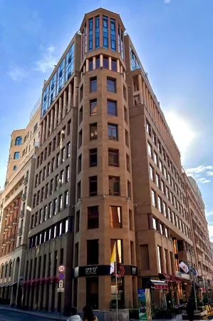 Avenue ApartHotel Отели рядом с достопримечательностью «Каскад»