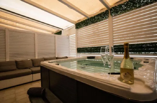 穹頂套房和温泉