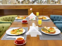 Weekend Hotel Sari Hotels near Al Rawda
