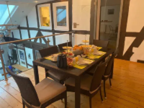 Passage 84 - Hotel & Café