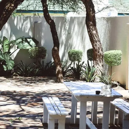 The Hedge Guesthouse