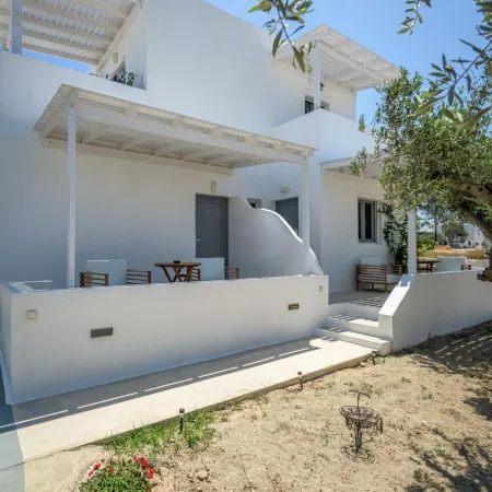 Pente Elies Milos