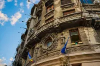 Victoriei Skyline Apartment - Steps from Old Town