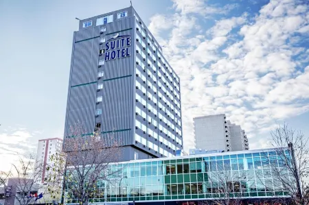 Campus Tower Suite Hotel Отели рядом с достопримечательностью «Роджерс Плэйс»