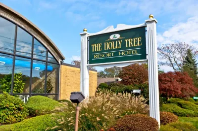 Holly Tree Resort Hotels near Cumberland Farms