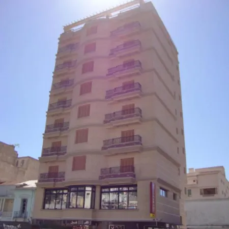 Brahmi Hotel Отели в г. Беджаия