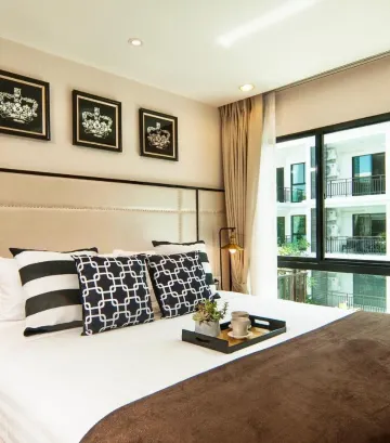 ห้องสวีทหนึ่งห้องนอนพร้อมวิวสระว่ายน้ำ ปลอดสูบบุหรี่