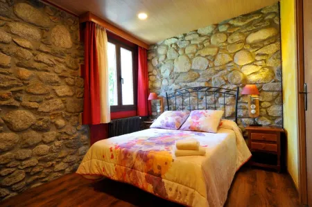 Hostal Vall d'Aneu by Arcas & Sambola