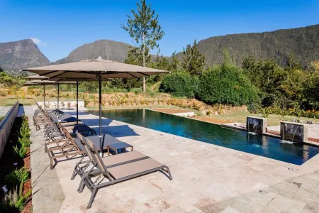 Sarana Hôtel & Spa Отели рядом с достопримечательностью «Питон-де-Неж»