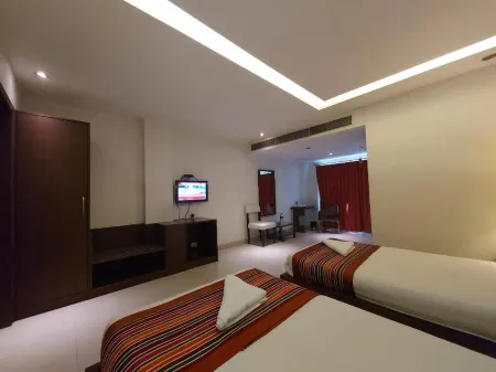 Orbit Hotel - Bagdogra Отели рядом с Аэропорт Багдогра
