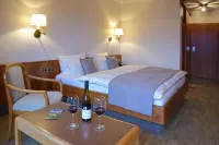 Käfernberg | Weinhotel Hotels in Alzenau
