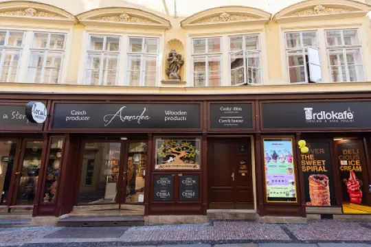 7 Tales Apartments by Adrez Отели рядом с достопримечательностью «Национальный технический музей»