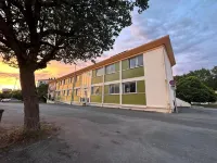 Auberge de Jeunesse HI Poitiers Hotels near Poitiers - Biard Airport