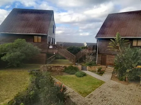 First Group Kowie River Chalets Отели в г. Порт-Альфред