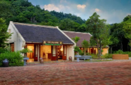 Yen Tu Village 汪祕市酒店