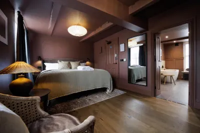 The Silk Rooms, at the Freemasons Inn Hotels near Gauntlet Birds of Prey – Eagle & Vulture Park, Knutsford