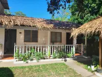 LALUNA COTTAGES - Inns