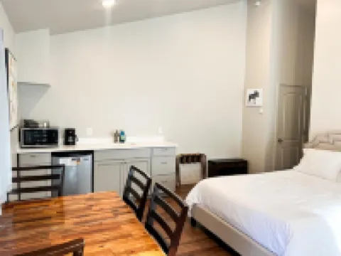 Spruce Lodge Hotels in Seward