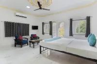 Emperor Palace A Heritage Villa Hotels near Dodawali Waterfall ( Dodawali village )