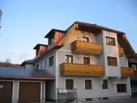 Gasthof Hotel Doktorwirt โรงแรมใกล้วาสเซอร์สปีล เฮลล์บรุนน์