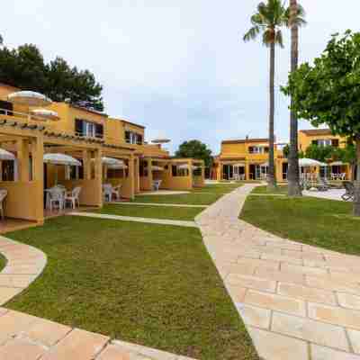 Apartamentos Ses Anneres Hotel Exterior