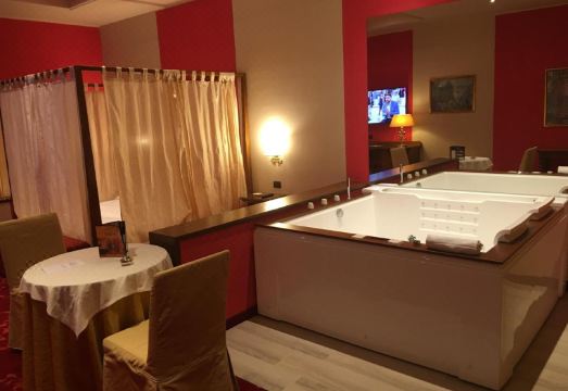 1. 호텔 돈 카를로..