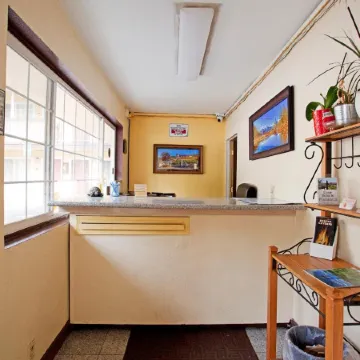 National 9 Inn - Placerville