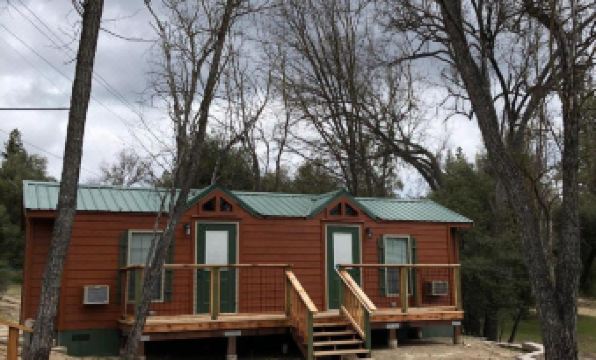 Queen's Inn by the River