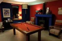 La Maison Jaune à la Janaie Hotel a Beauce
