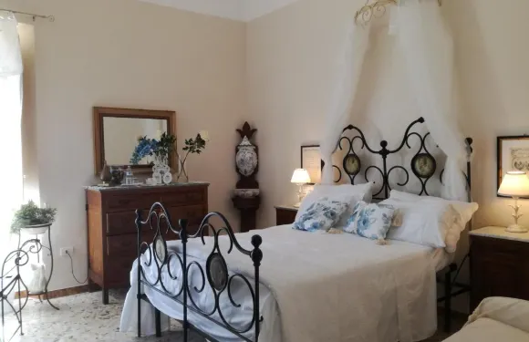 卡拉瓦勒家庭旅館