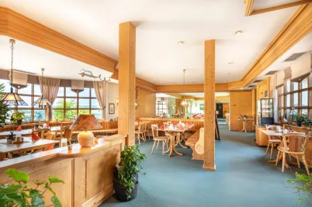 Hotel Forstmeister Отели в г. Фалькенштайн