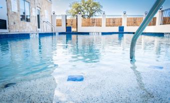 Holiday Inn Express & Suites Glen Rose