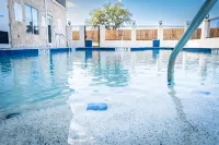 Holiday Inn Express & Suites Glen Rose Hotels in Glen Rose