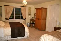 Ballyharvey B&B Hotels near Aldergrove House of Prayer