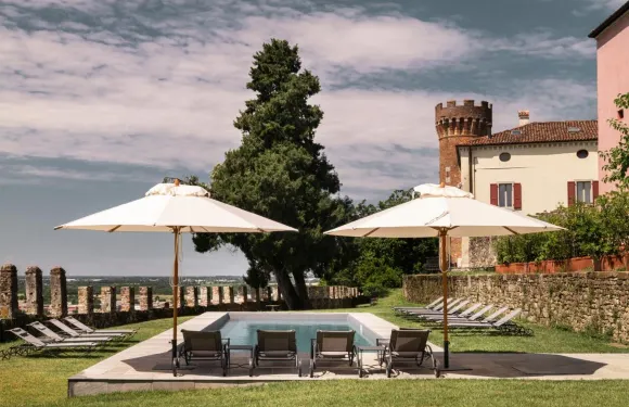 布特里奧城堡酒店