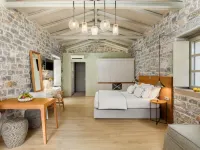 Trapela Limeni Luxury Suites Hotels in Itilo